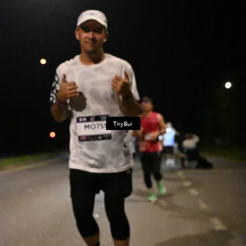 Runner Photo 7730742