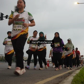 Runner Photo 7730770