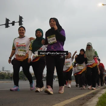 Runner Photo 7730804