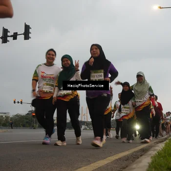 Runner Photo 7730818