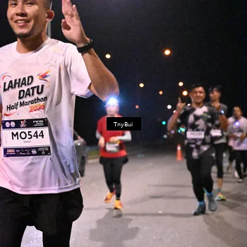 Runner Photo 7730832