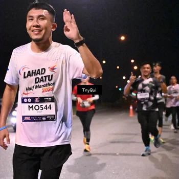 Runner Photo 7730835