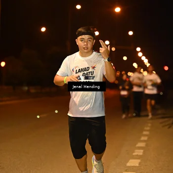 Runner Photo 7730837