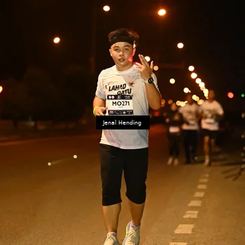 Runner Photo 7730864