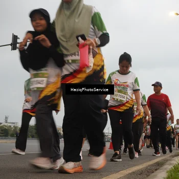 Runner Photo 7730880