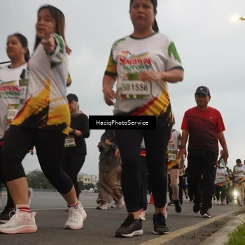 Runner Photo 7730905