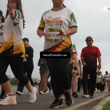 Runner Photo 7730907