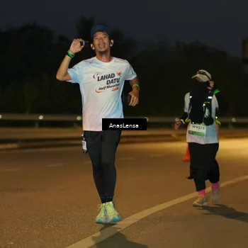 Runner Photo 7730923