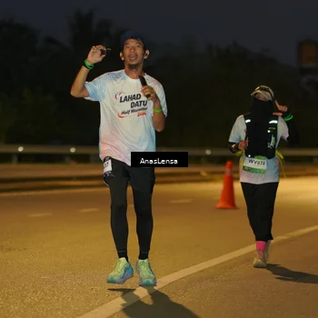 Runner Photo 7730926