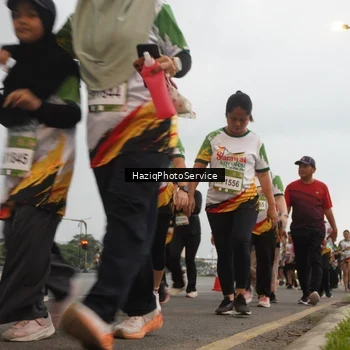 Runner Photo 7730932