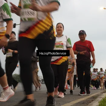 Runner Photo 7730942