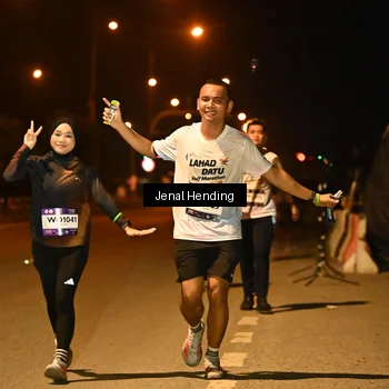 Runner Photo 7730946