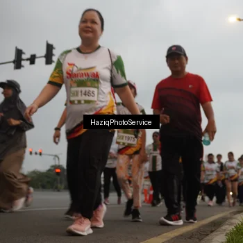 Runner Photo 7730949
