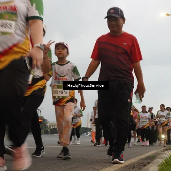 Runner Photo 7730965