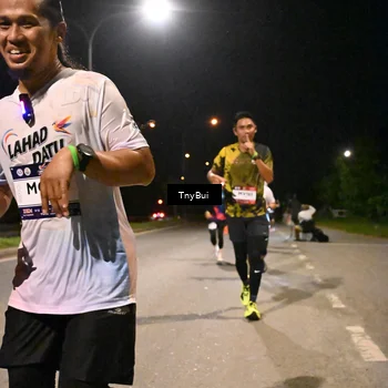 Runner Photo 7730966
