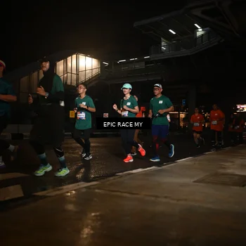 Runner Photo 7731051