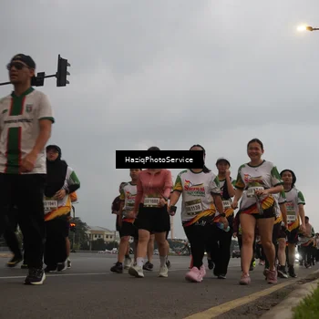 Runner Photo 7731070