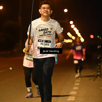 Runner Photo 7731076