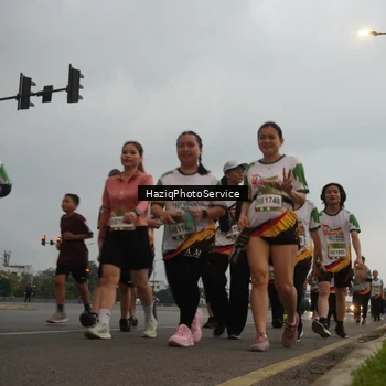 Runner Photo 7731077