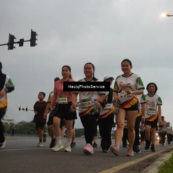Runner Photo 7731082