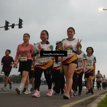 Runner Photo 7731102