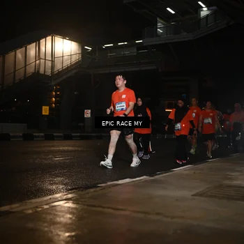 Runner Photo 7731105