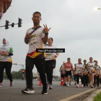 Runner Photo 7731106
