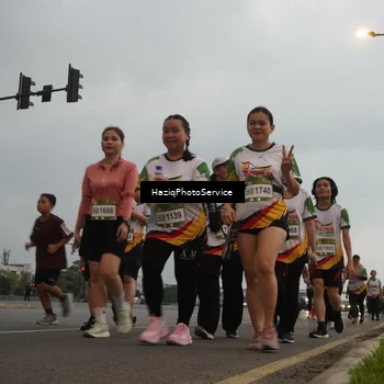 Runner Photo 7731110