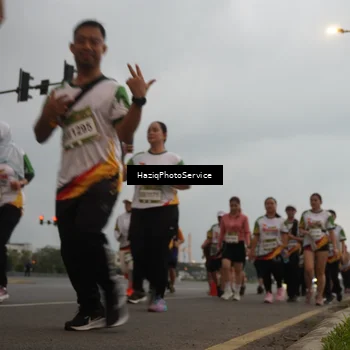 Runner Photo 7731136