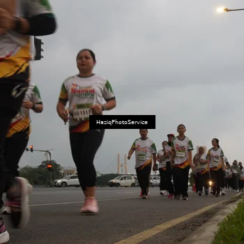 Runner Photo 7731224