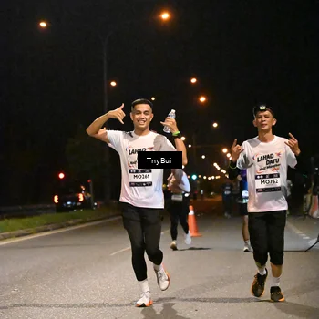 Runner Photo 7731309