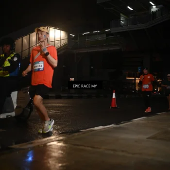 Runner Photo 7731310