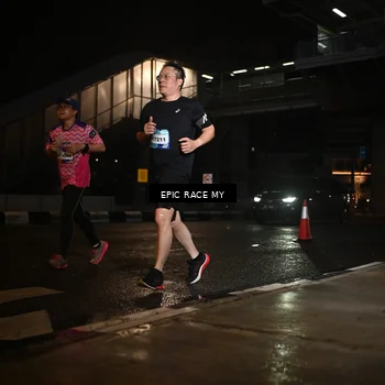 Runner Photo 7731380