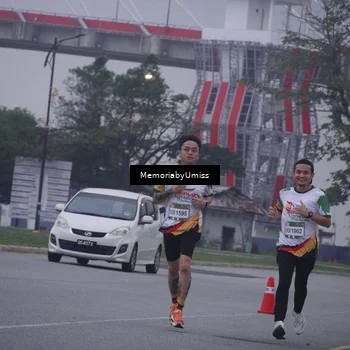 Runner Photo 7731384