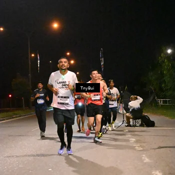 Runner Photo 7731502