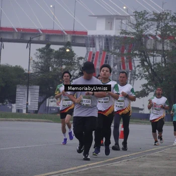 Runner Photo 7731541