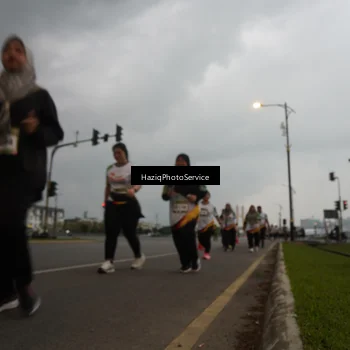 Runner Photo 7731640