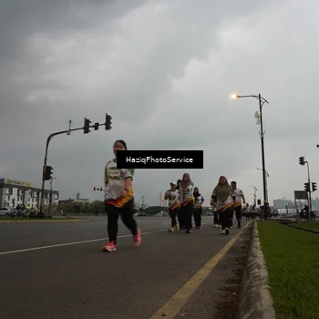 Runner Photo 7731663