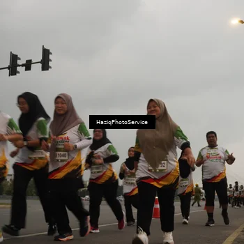 Runner Photo 7731671