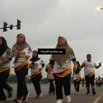 Runner Photo 7731692