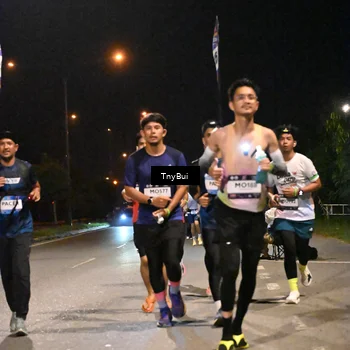 Runner Photo 7731703