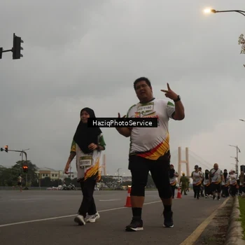 Runner Photo 7731714