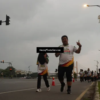 Runner Photo 7731715