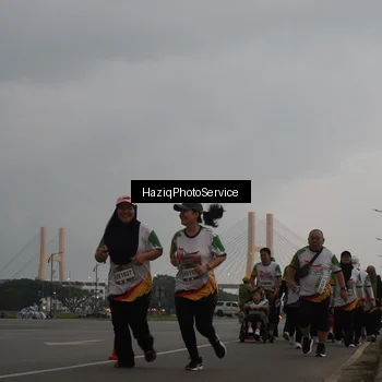 Runner Photo 7731753