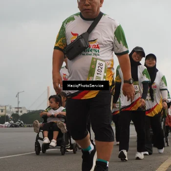 Runner Photo 7731797