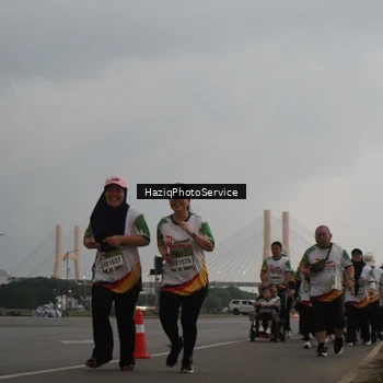 Runner Photo 7731818