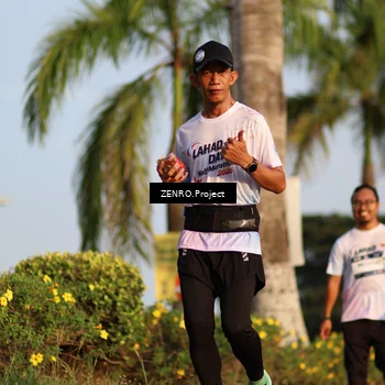 Runner Photo 7731847