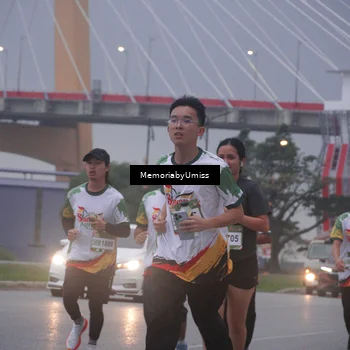 Runner Photo 7731903
