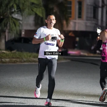 Runner Photo 7731923