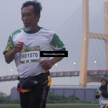 Runner Photo 7731955